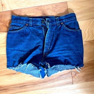 Gorgeous vintage blue jean Levi's short shorts, orange label.